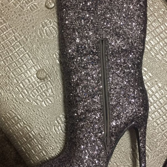 Silver shinny boots - Picture 5 of 7